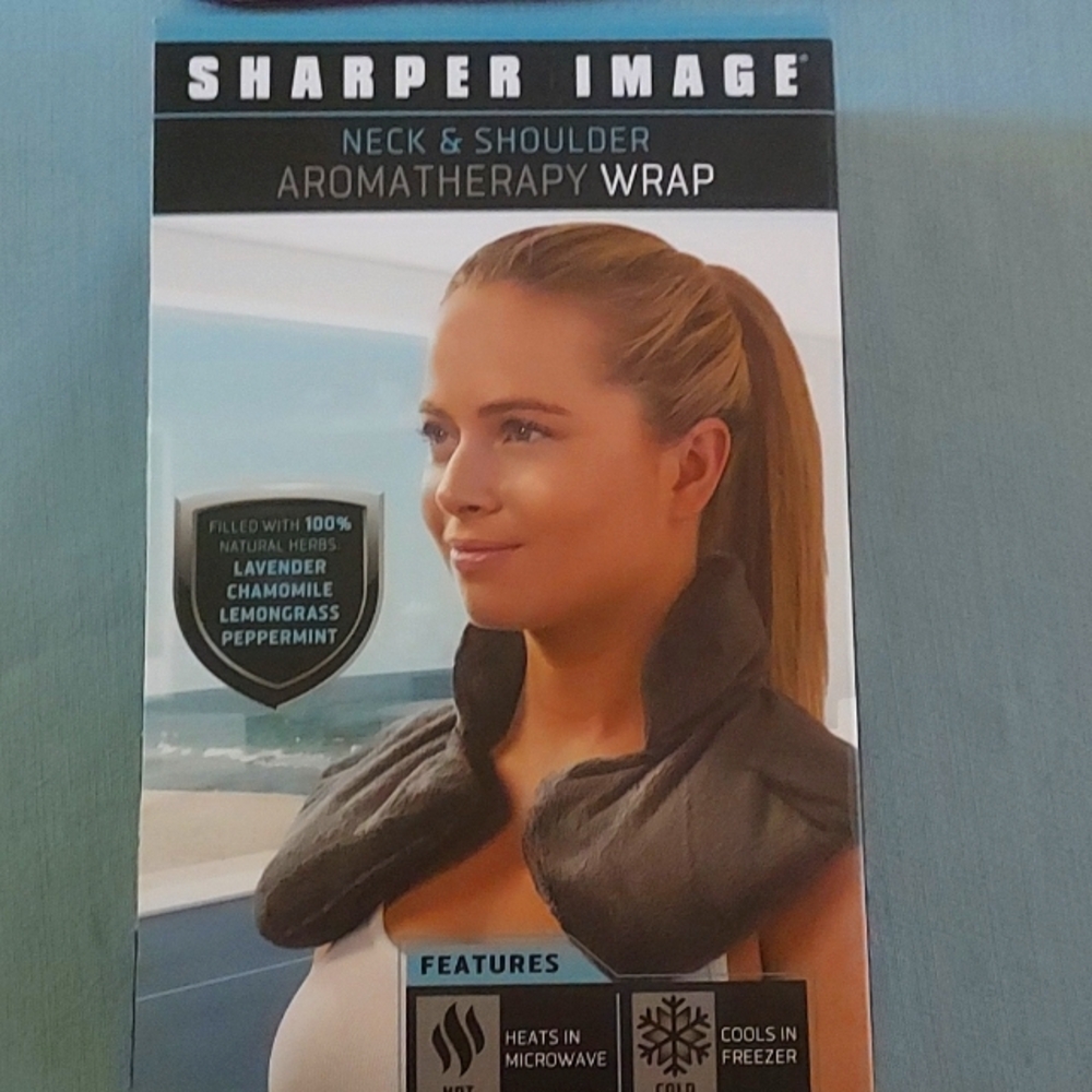 Sharper image neck & shoulder aromatherapy neck wrap